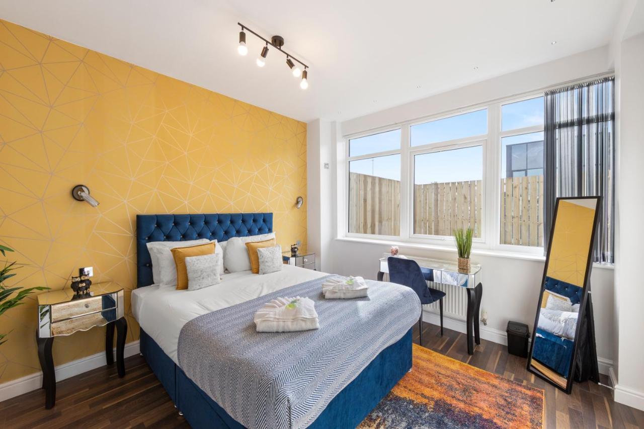 Central Located In City Of - Farringdon Station * Londra