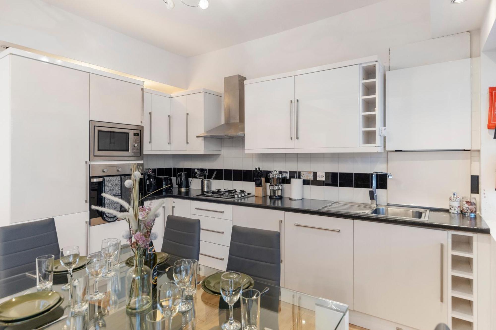 Central Located In City Of - Farringdon Station * Londra