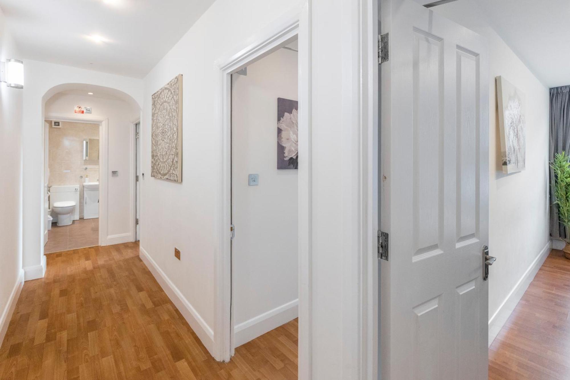 Central Located In City Of - Farringdon Station Londra