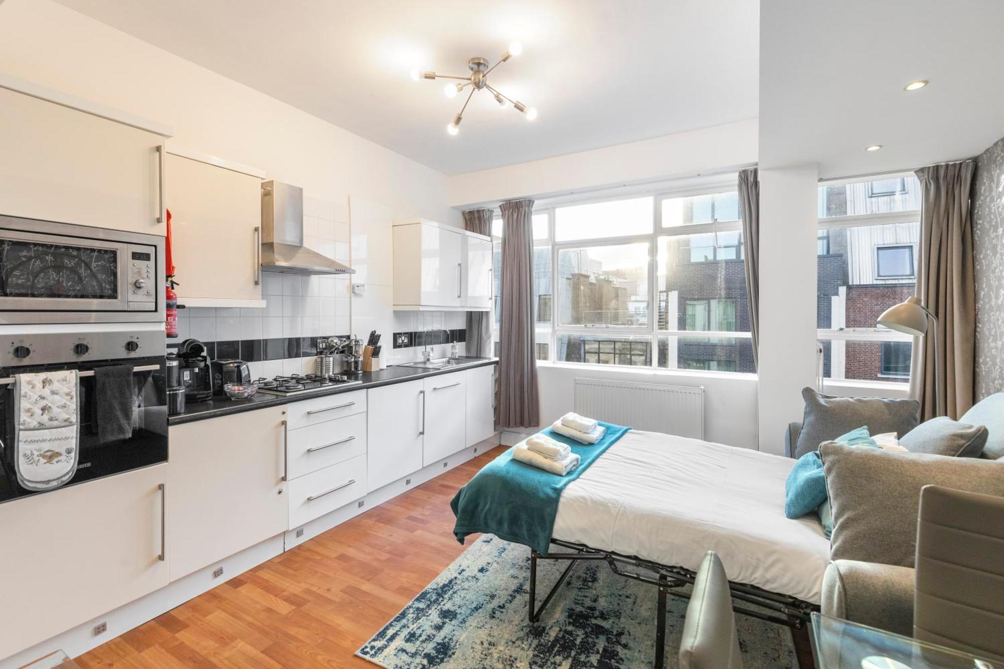 Central Located In City Of - Farringdon Station Londra